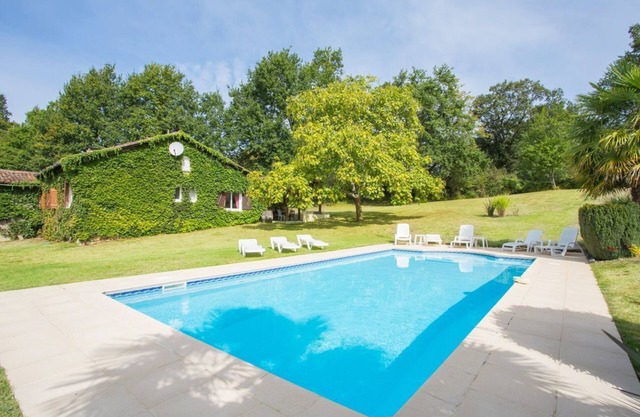 Maison Coeur - Four Bedroom Villa, Sleeps 10