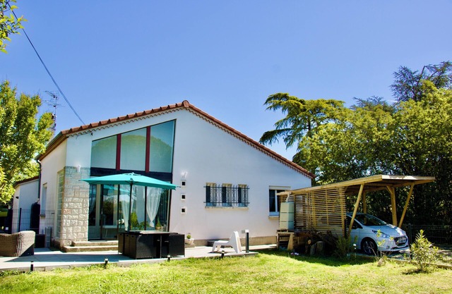 Maison Cosy: Petanque, table soccer & table tennis!