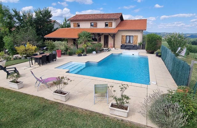 Maison d'Hérré ⭐Independent accommodation in main residence with swimming pool