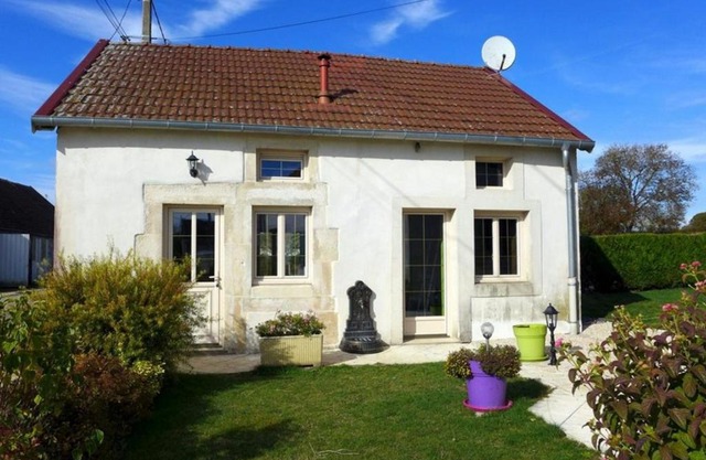 Maison de caractère avec jardin et terrasse, proche Langres - FR-1-611-39