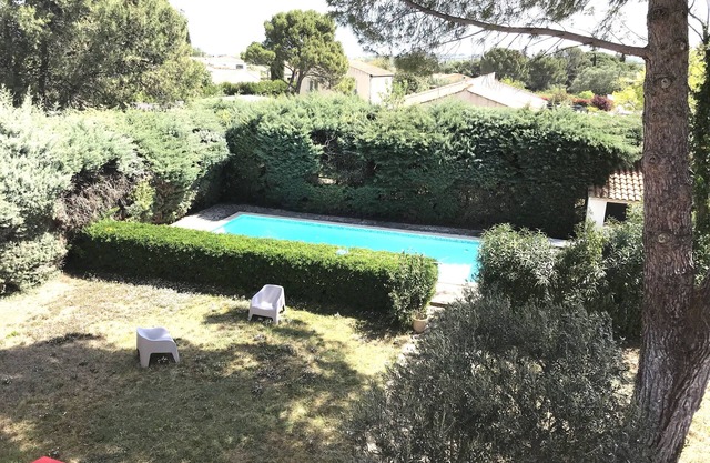 Maison de Famille Sous les Pins Avec Piscine