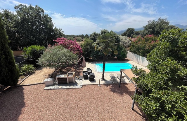 Maison de Charme en Pierre + Piscine Chauffée en Corse