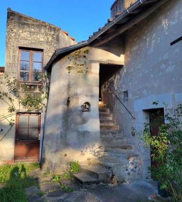 Maison de Loretz du 18e siècle en Anjou entre vignes et châteaux