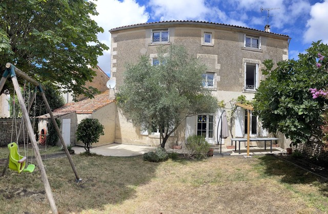 Maison de vacances au cœur d’un village touristique du Marais Poitevin