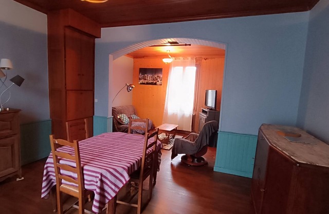 Maison de Village Proche Commodités Avec Extérieur