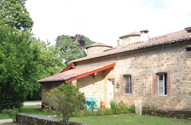 Maison en Pierre Dans Co-propriété Avec Piscine