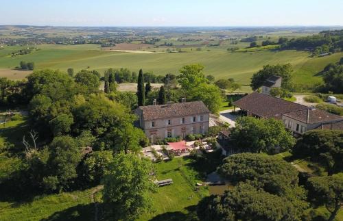 Maison familiale entourée de nature