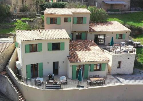 Maison Familiale à Esparron-de-Verdon avec Terrasse Privée