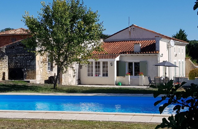 Maison Rossignol: Private House and Heated Pool in Idyllic Rural Location