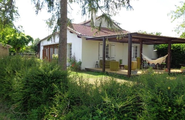 Maison indépendante sur grand terrain clos