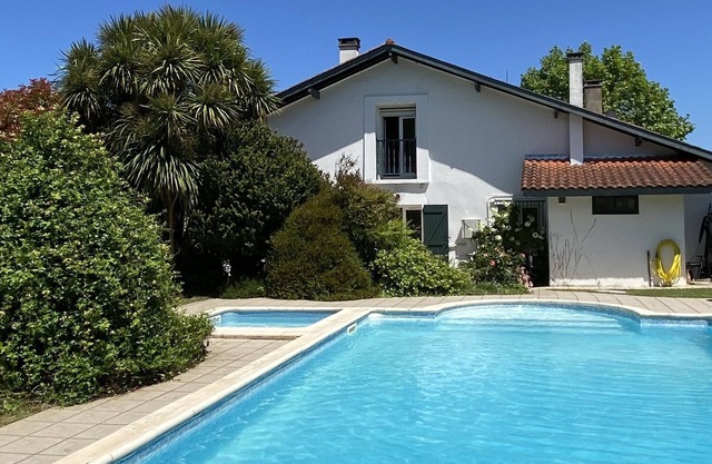 Maison Lauyade, Spacious villa with swimming pool