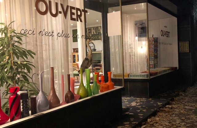 MAISON OU-VERT staying in a village shop