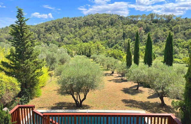 Maison Provençale Avec Piscine Dans un Hameau Paisible