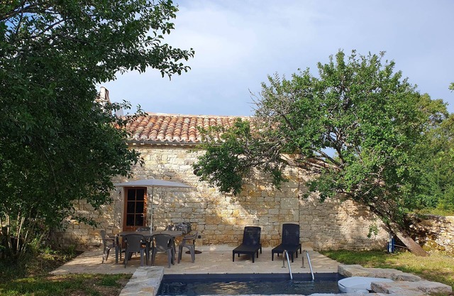 Maison Typique en Pierre du Quercy Avec Piscine