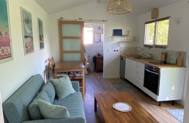 Maisonnette 2/3 Personnes, Nichée Sous les Arbres, Plein Centre et au Calme