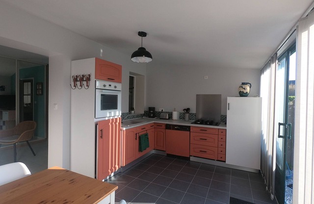 Maisonnette Idéale Pour Couple Avec 1 ou 2 Enfants Proche Centre et Plage