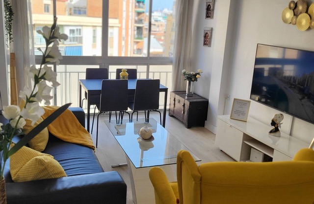 Malaga City Center Apartment 5p