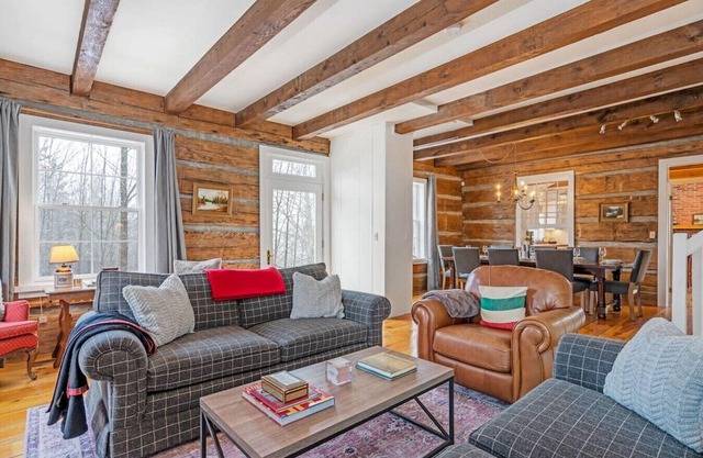 Malcom Cottage · Stunning 6 Bedroom Chalet In Beaver Valley!