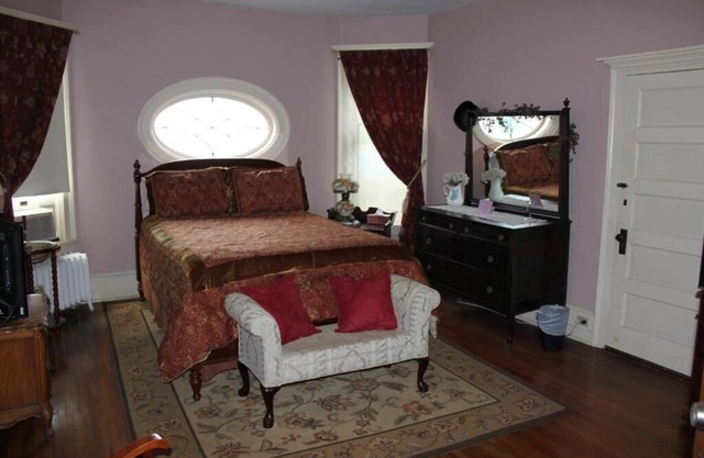 Mandeville at Victorian Charm Inn