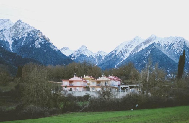 Manesi Apartments