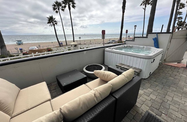 Manhattan Beach Beachfront On The Strand