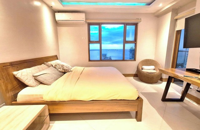 Manila Bayview Luxury Rental