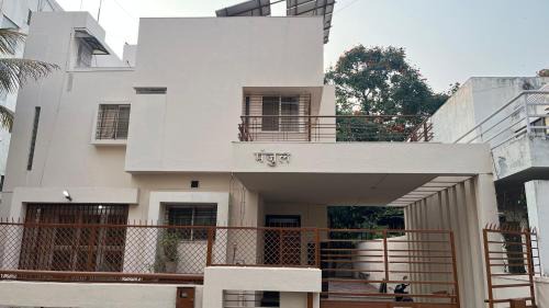 Manjul Bungalow