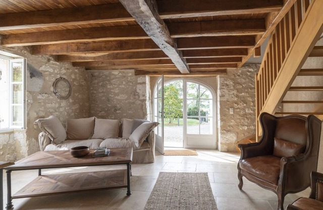 Manoir Du Jasmin - Seven Bedroom Villa, Sleeps 14