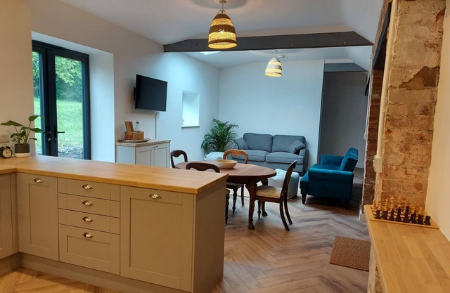 Manor Farm Barn - Spacious and Stylish Conversion
