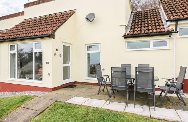 MANORCOMBE 19, pet friendly, country holiday cottage in Callington