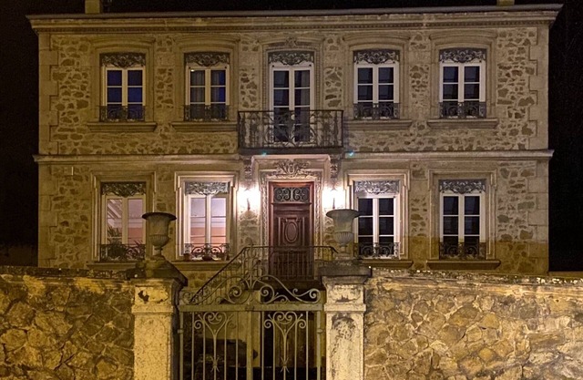 Mansion with large capacity