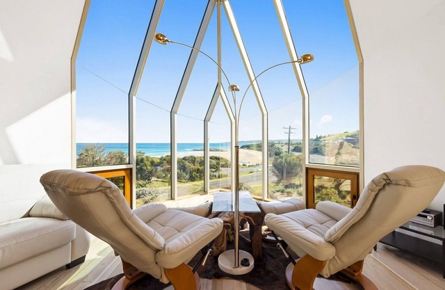 Manta Ray One - Skenes Creek