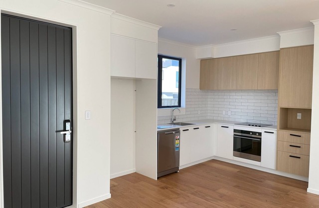 Manukau Centre Pacific Garden's new 3 BRM townhouse for Rent!