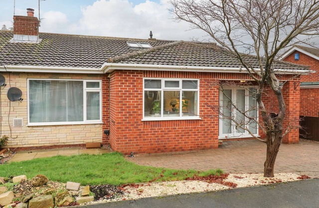 MAPLE HOUSE, romantic, character holiday cottage in Church Fenton