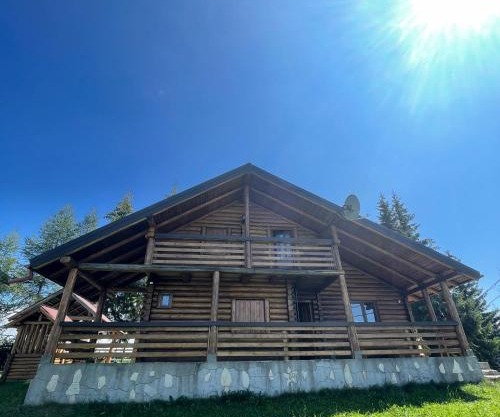 Marand Log Cabin