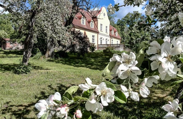 Maras Manor