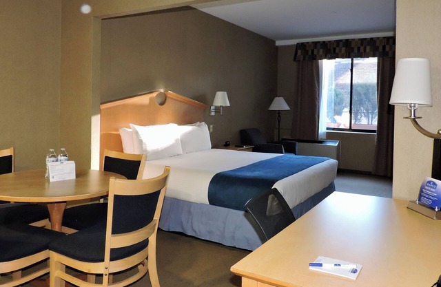 Marco LaGuardia Hotel