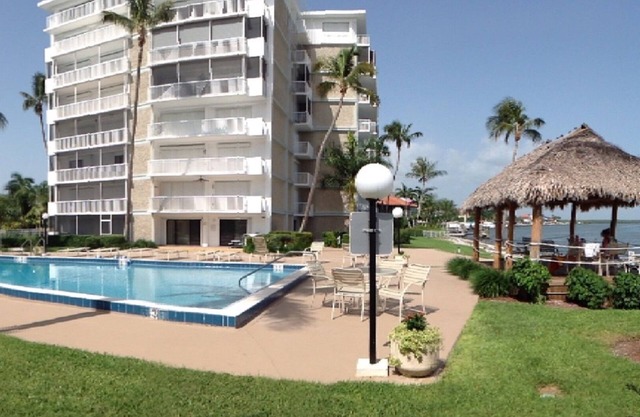 Marco Tower Condo on IsIes of Capri - Private and Peaceful, 30 Days minimum n