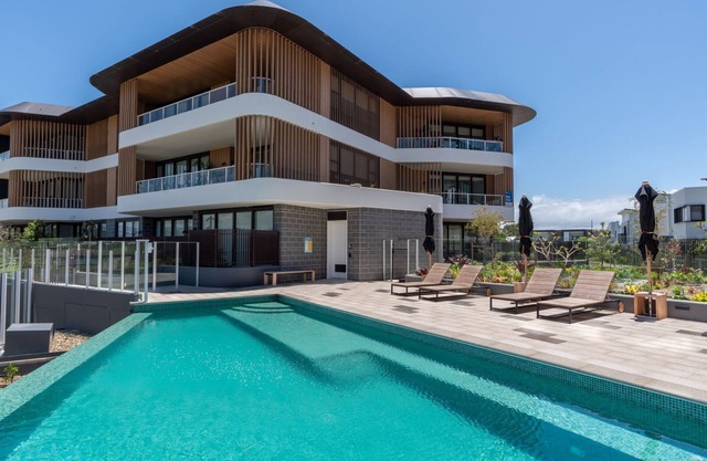 Marina Getaway ~ Satisfying ocean view with the sea breeze!