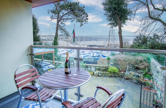 Marina House Annex - 1 Bedroom - Neyland