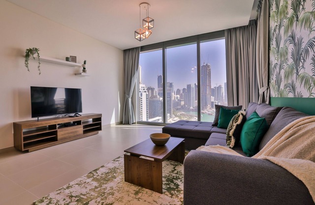 Marina Views | Cosy Two Bed | JBR by Belvilla