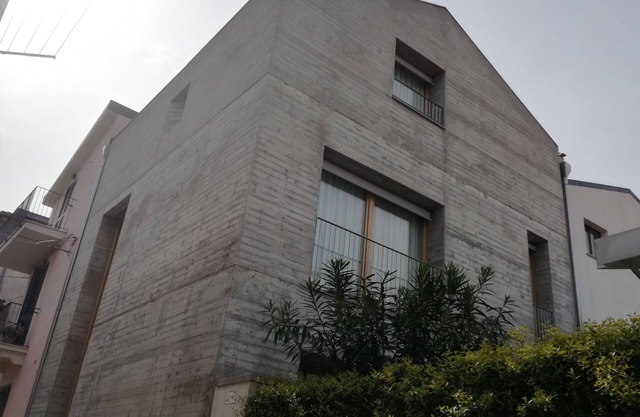 Mario's house among the houses