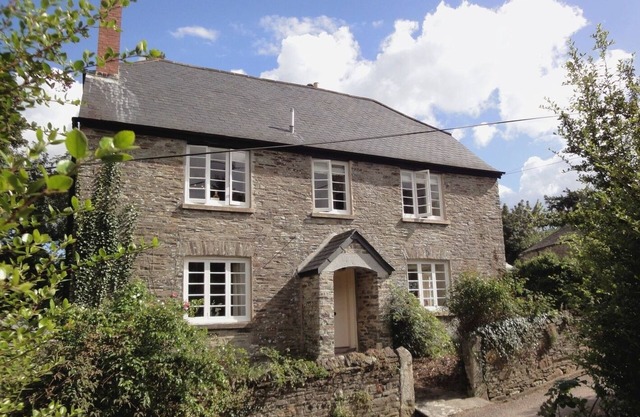 MARISTOW BARTON, pet friendly, luxury holiday cottage in Milton Combe