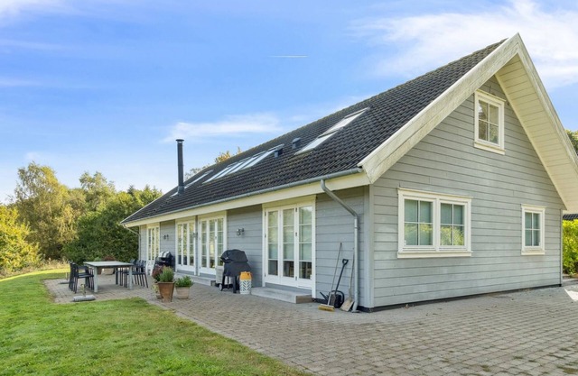 "Marrit" - 500m from the sea by Interhome