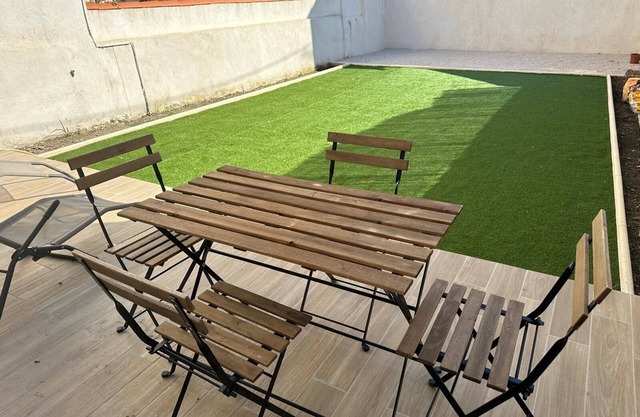 Marseille getaway close to the sea-wifi- south-facing with garden