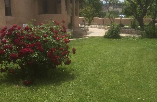 Martinez Casita - Adobe on the Plaza