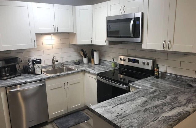 Marvelous 2 Bedroom Close To It All!