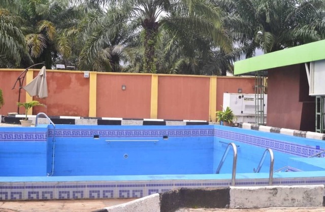 Mary queen hotels and suites