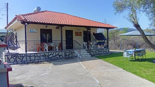 'Mary's House' Entire residence Olympiada Halkidiki Near to Sea 200m !