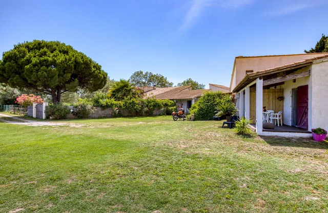 'Mas Des Cypres - Mazet 5' with Private Terrace, Shared Garden and Wi-Fi